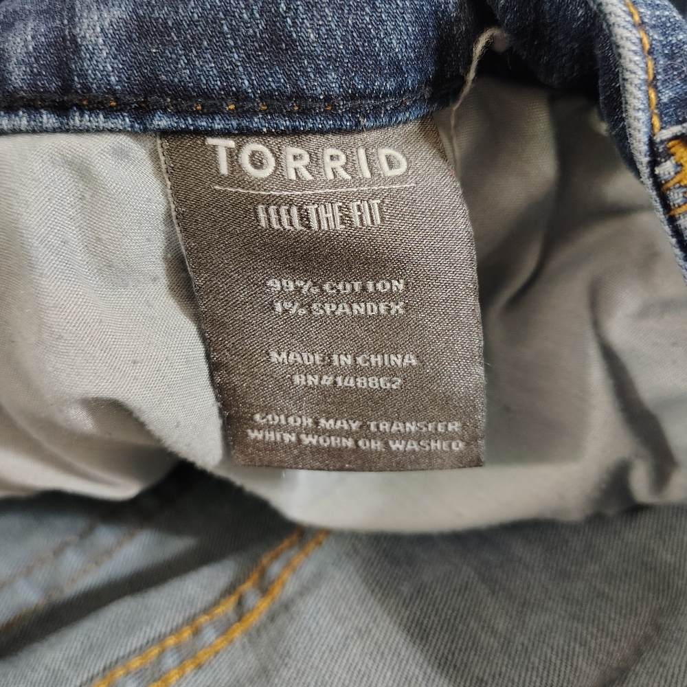 Torrid Boyfriend Straigh Blue Jeans Size 26 Mid Rise Stretch Denim - Picture 6 of 8